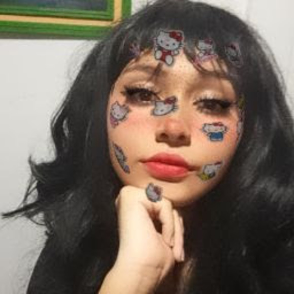 Meet your Posher, Valentina - Picture 1 of 1